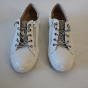 Womens Santorini White Leather Rhinestone Tongue/laces Sneaker 9